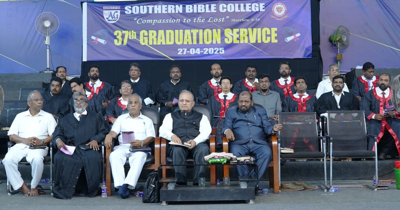 Graduation Service 24 – 25